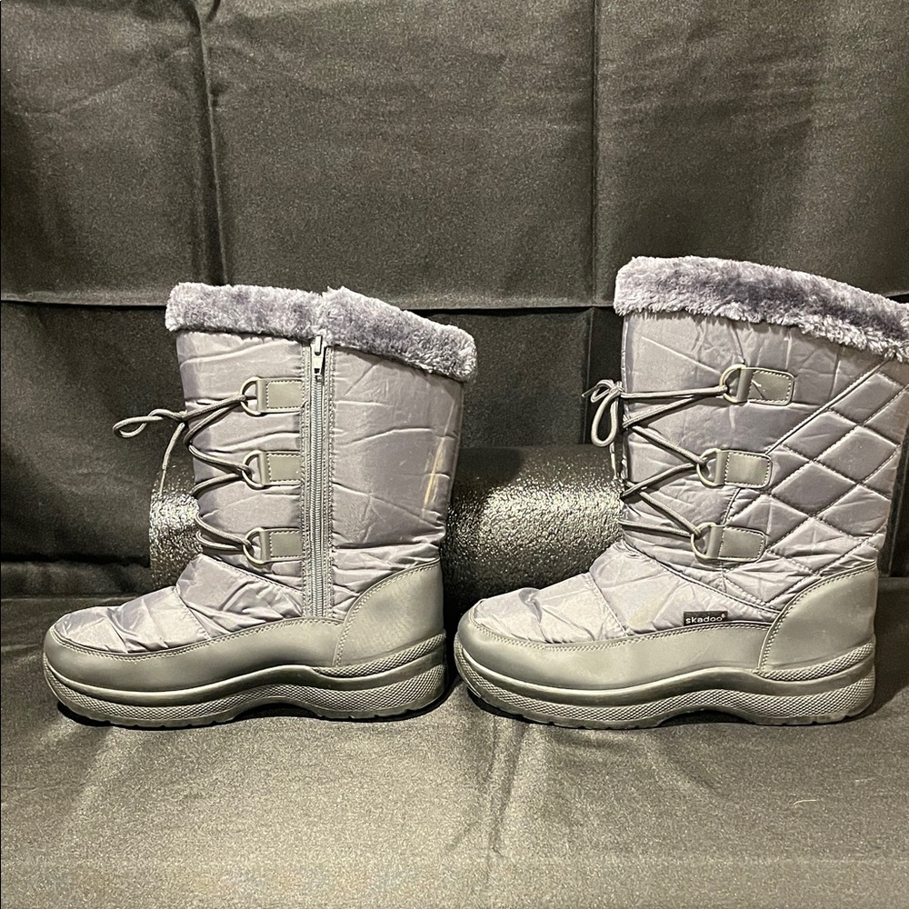 Cozy Women's Gray Quilted Winter Boots